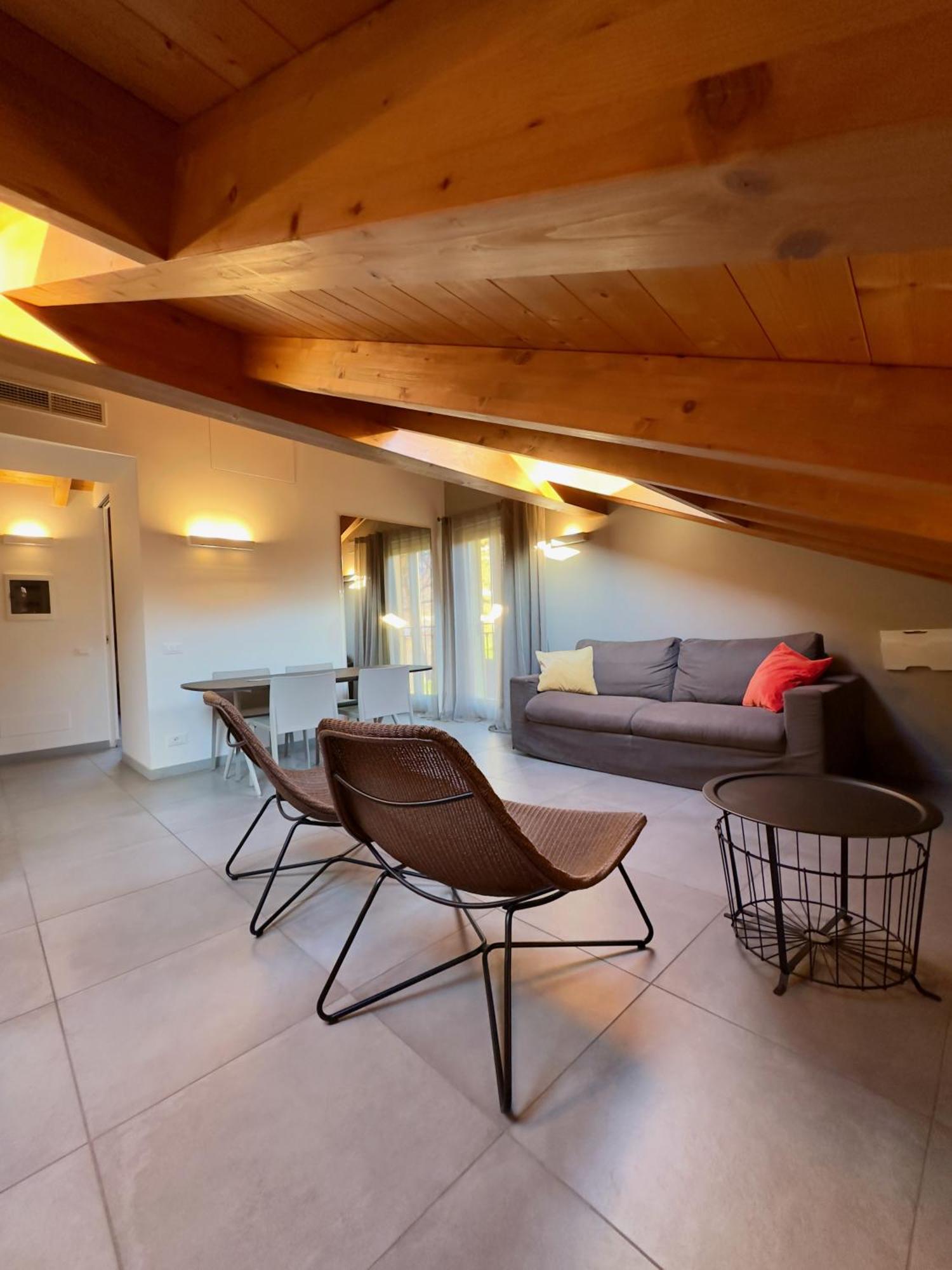 Residence Matilde Oliveto Lario Eksteriør bilde