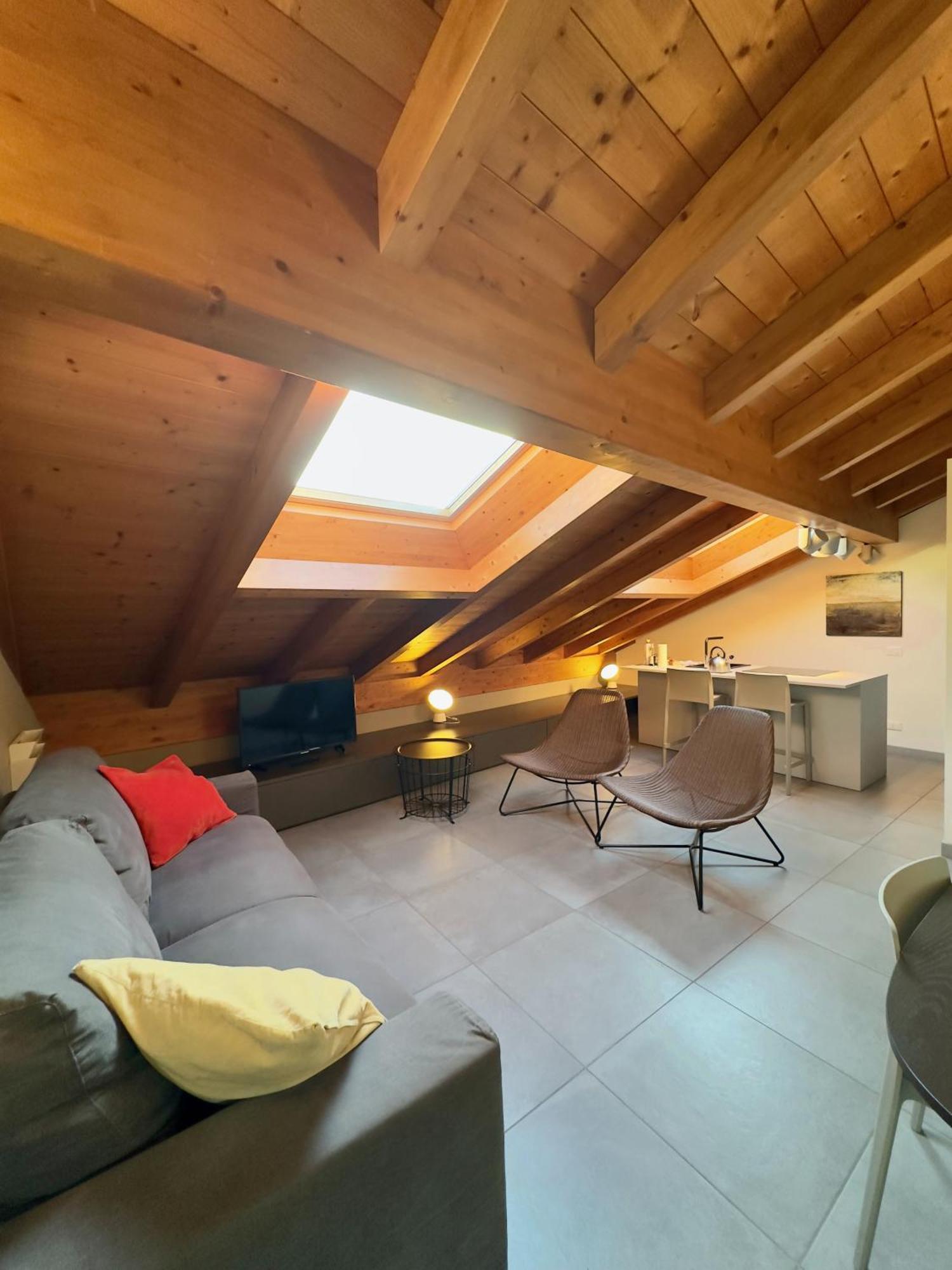 Residence Matilde Oliveto Lario Eksteriør bilde