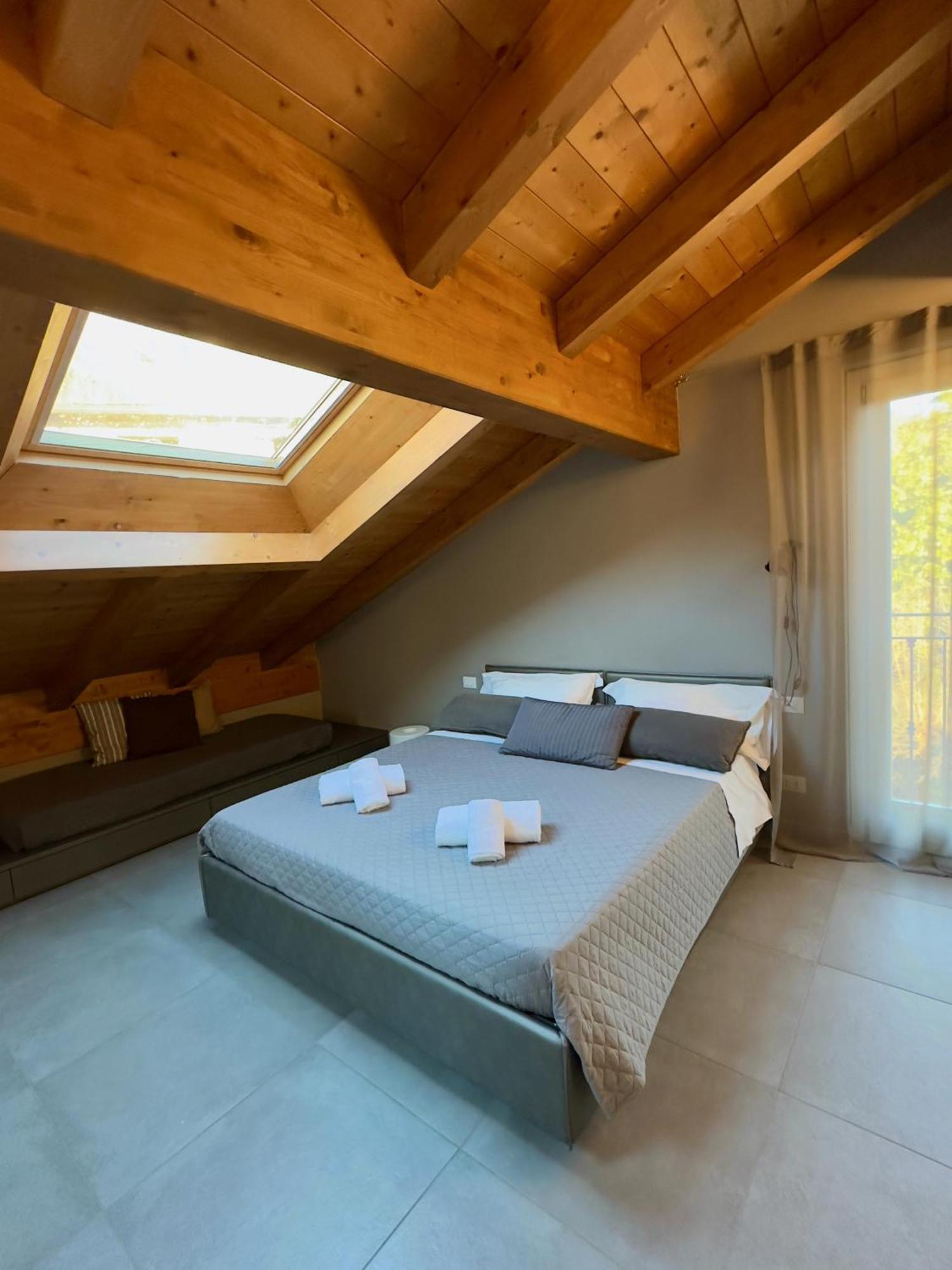 Residence Matilde Oliveto Lario Eksteriør bilde