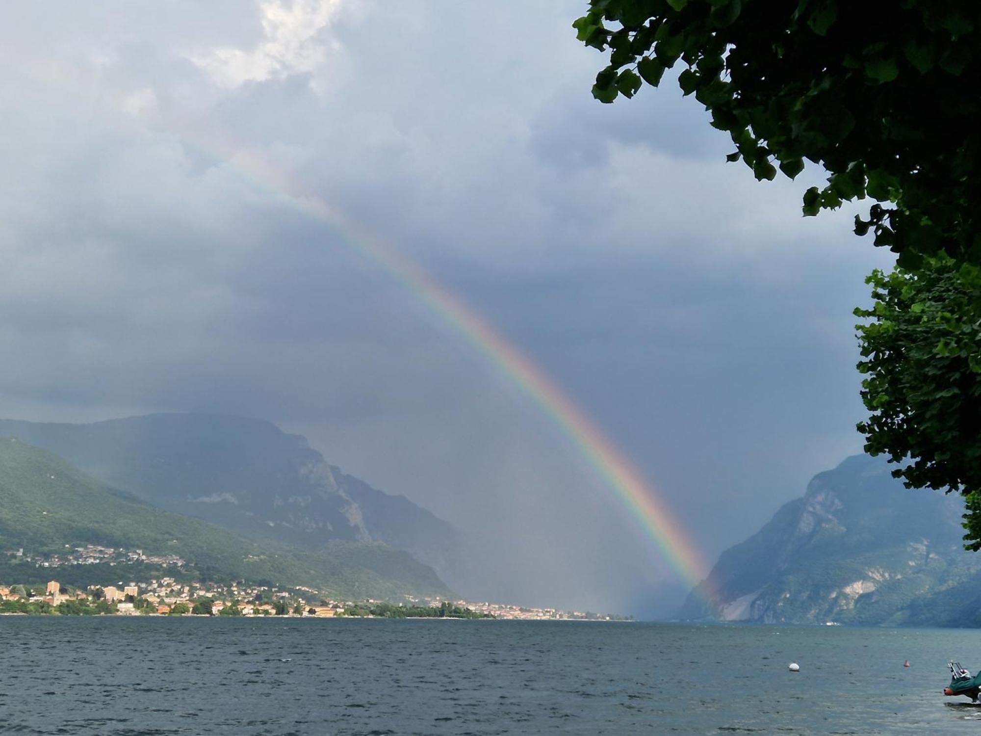 Residence Matilde Oliveto Lario Eksteriør bilde